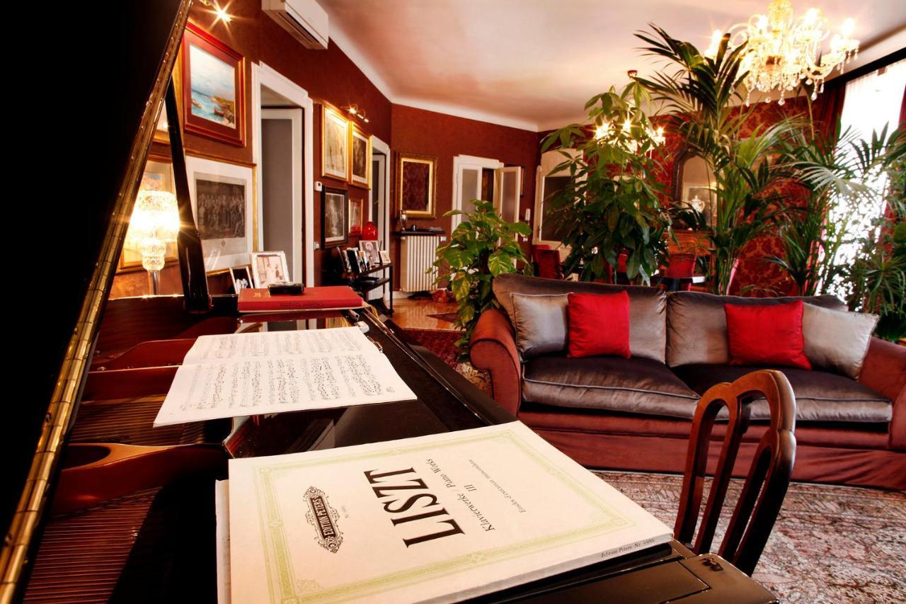 Luxury Room In Central Art Nouveau Building Next To Metro Station Milão Exterior foto