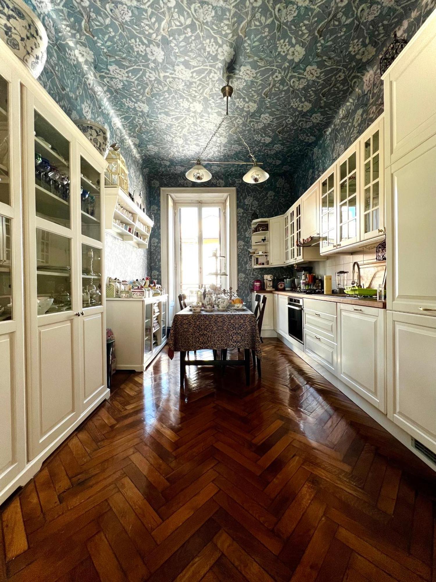 Luxury Room In Central Art Nouveau Building Next To Metro Station Milão Exterior foto